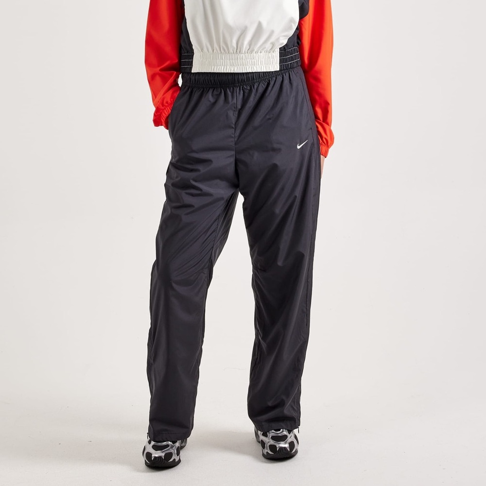 NWT • NIKE SPORTSWEAR CLASSIC WINDBREAKER PANTS • PLEATHER MEDIUM